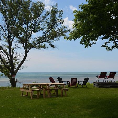 Birds Point Cottage On A Cliff Facing Lake Erie. Wheatley Exterior photo