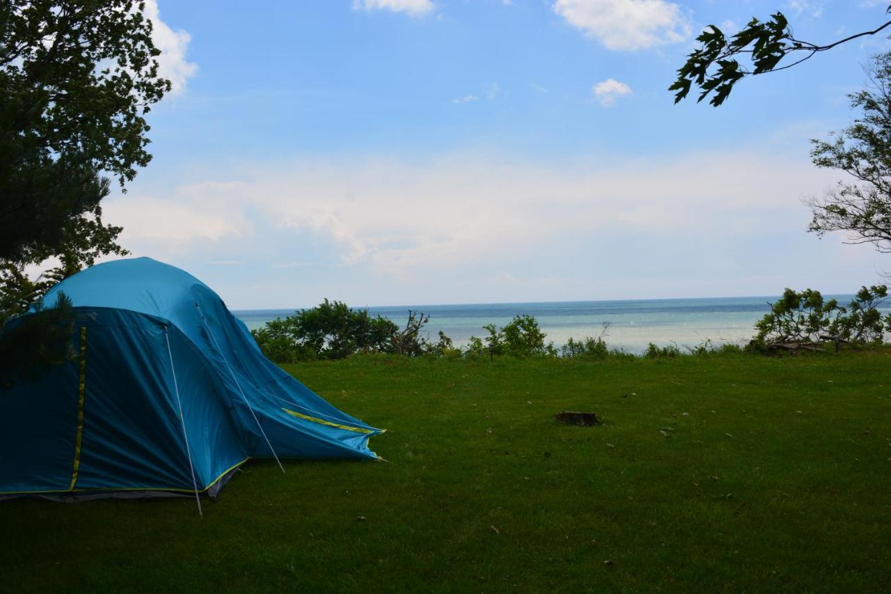 Birds Point Cottage On A Cliff Facing Lake Erie. Wheatley Exterior photo