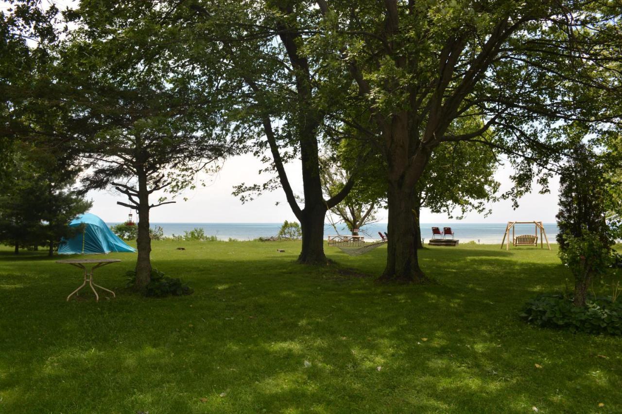 Birds Point Cottage On A Cliff Facing Lake Erie. Wheatley Exterior photo